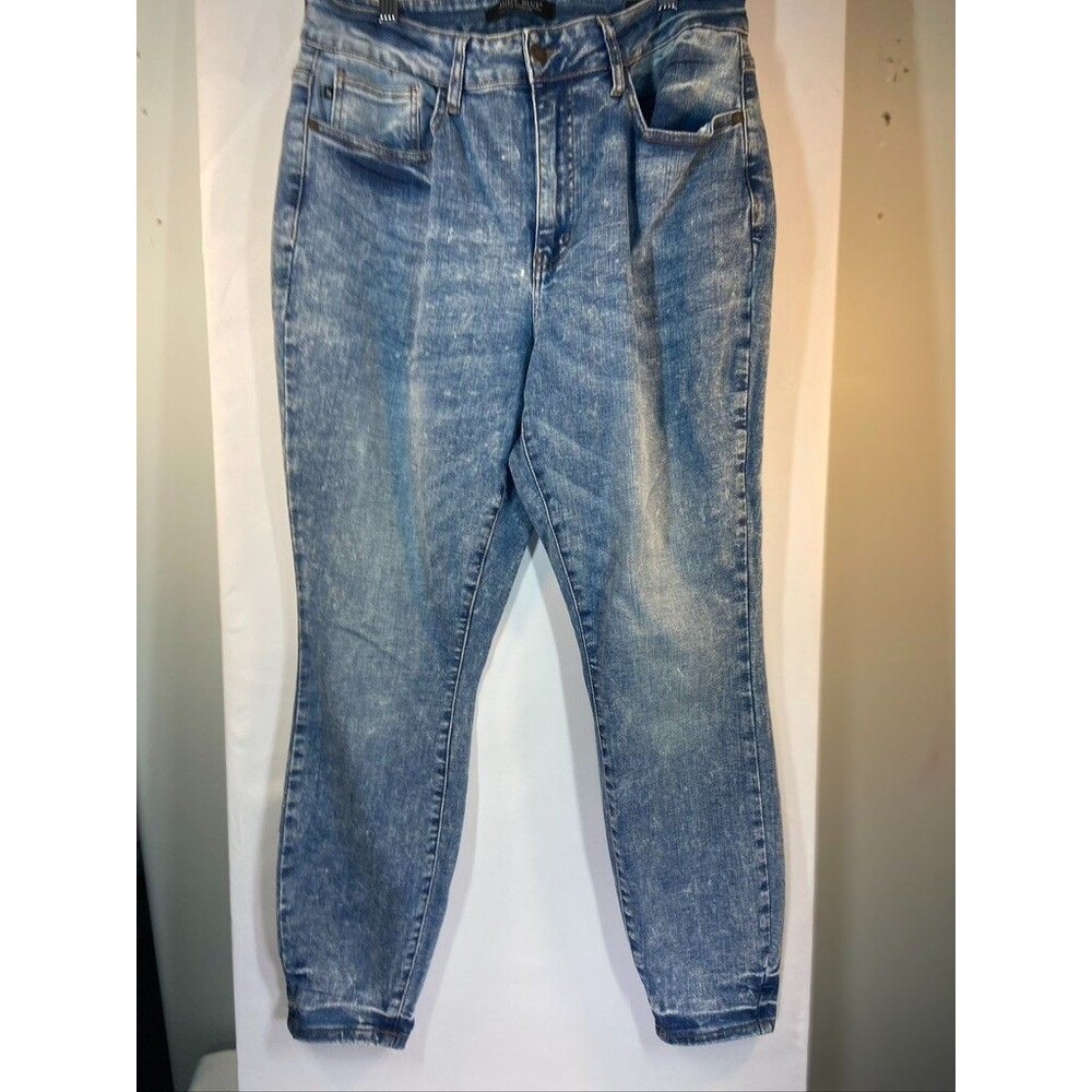 JUDY BLUE WOMENS SZ  14 W SKINNY FIT BLUE JEANS 27 INSEAM TAPED